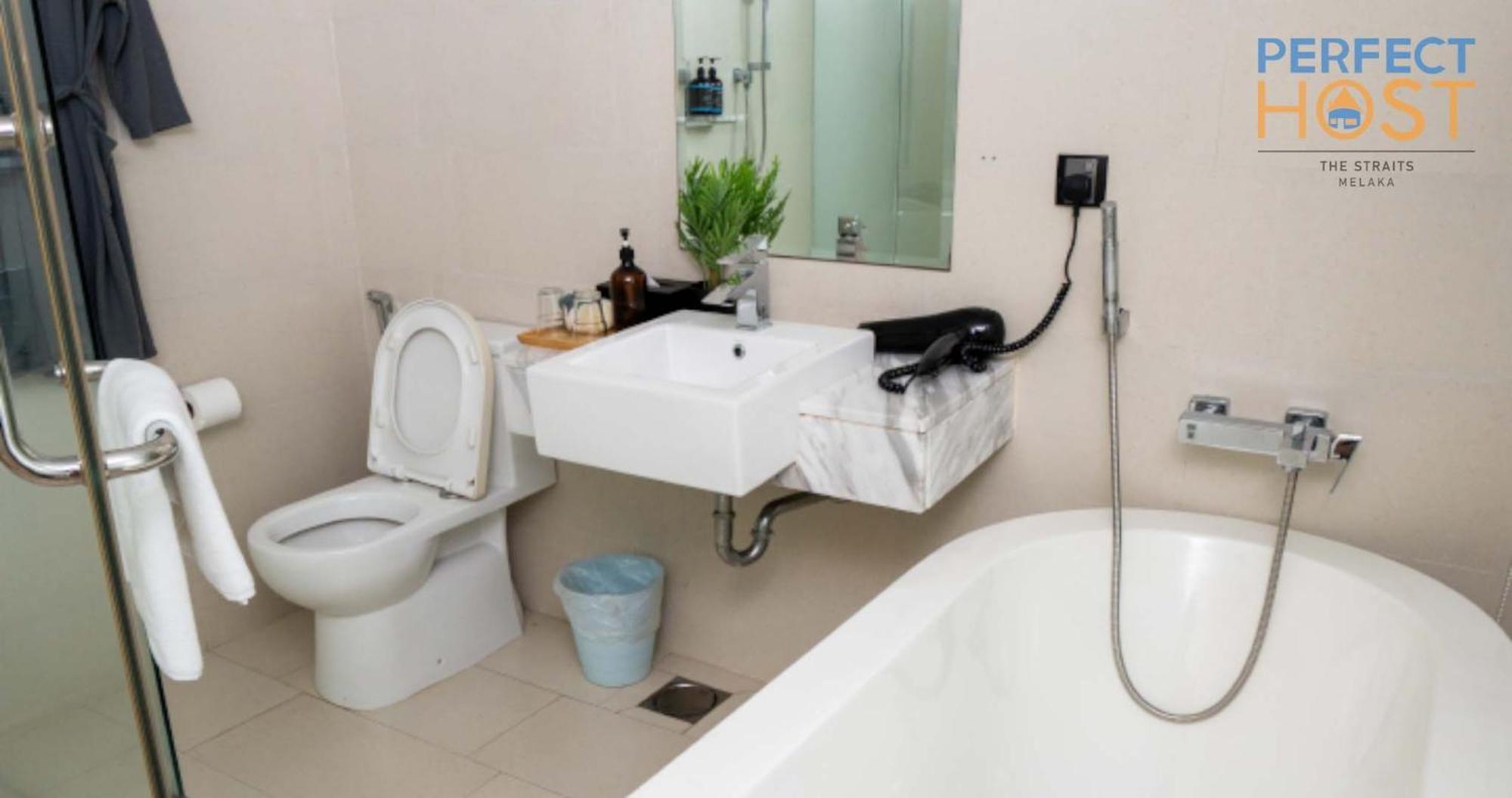 The Straits Melaka By Perfect Host Aparthotel Luaran gambar